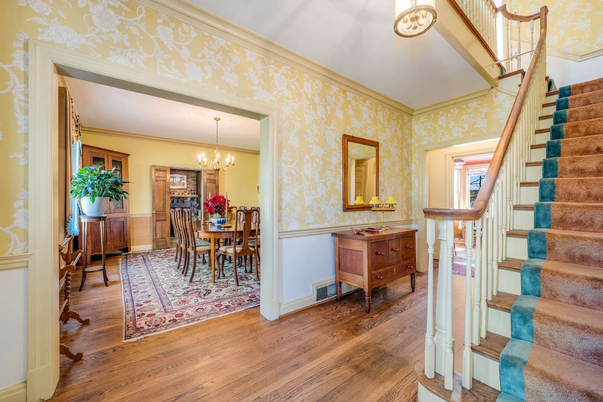 2429 Bear Road Nashville, TN 37215 - Photo 3 of 22 a living room with furniture and a wooden floor