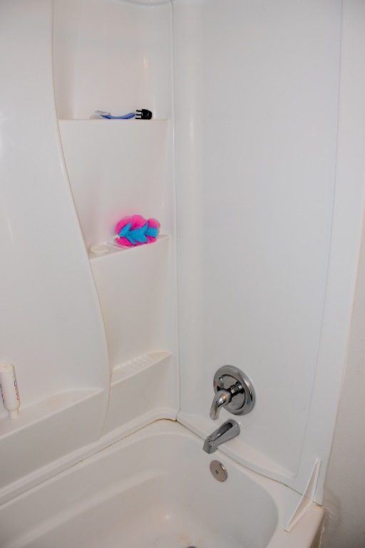 3775 County Road 463 Elgin, TX 78621 - Photo 22 of 28 Full bath featuring shower combination