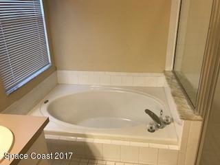 2018 Blue Ridge Avenue Melbourne, FL 32935 - Photo 19 of 27 garden tub