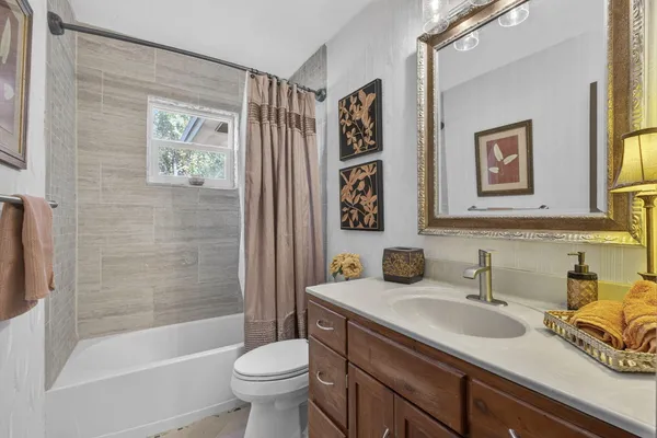 $3,900 | 3470 Custer Avenue, Lake Worth, FL 33467