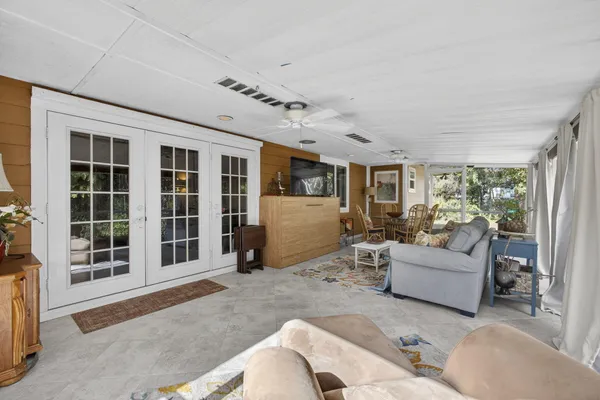 $3,900 | 3470 Custer Avenue, Lake Worth, FL 33467