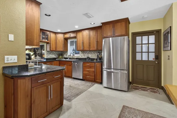 $3,900 | 3470 Custer Avenue, Lake Worth, FL 33467
