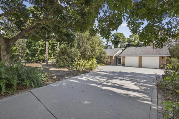 $3,900 | 3470 Custer Avenue, Lake Worth, FL 33467