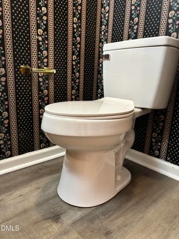 $1,250 | 209 South Lincoln Street, Benson, NC 27504