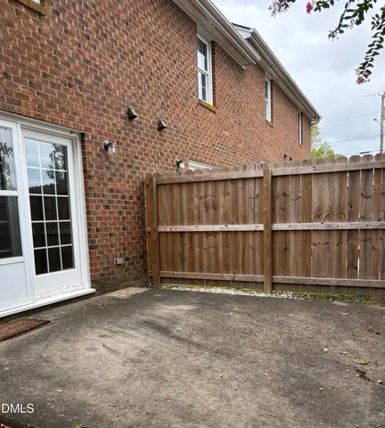 $1,250 | 209 South Lincoln Street, Benson, NC 27504