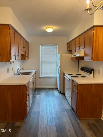 $1,250 | 209 South Lincoln Street, Benson, NC 27504