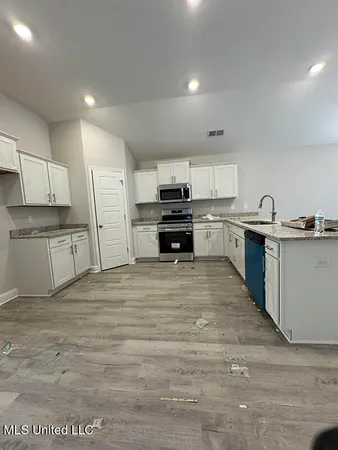 $349,800 | 4201 Olivia Circle West, Olive Branch, MS 38654