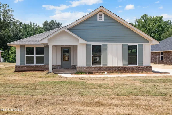 $349,800 | 4201 Olivia Circle West, Olive Branch, MS 38654