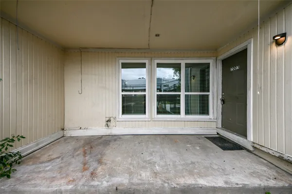 $1,800 | 781 Country Pl Drive, Unit 2003, Houston, TX 77079