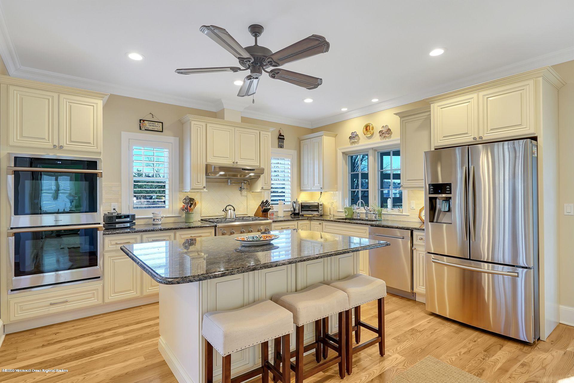 330 Villa Park Way Spring Lake, NJ 07762 - Photo 17 of 46 20