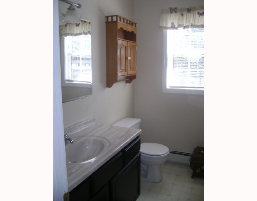 153 Old Shannock Road Charlestown, RI 02813 - Photo 10 of 12 Interior Space/Layout.