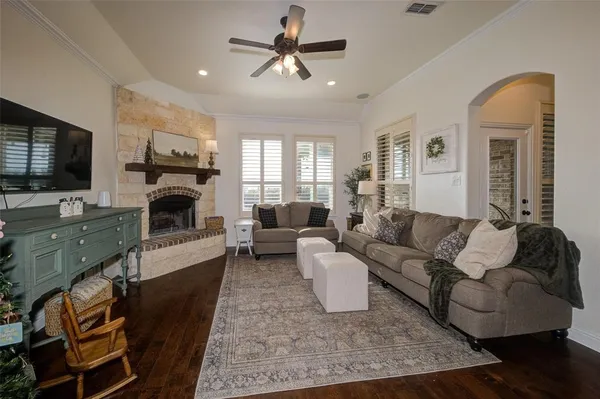 $420,000 | 312 Spring Run Drive, Decatur, TX 76234