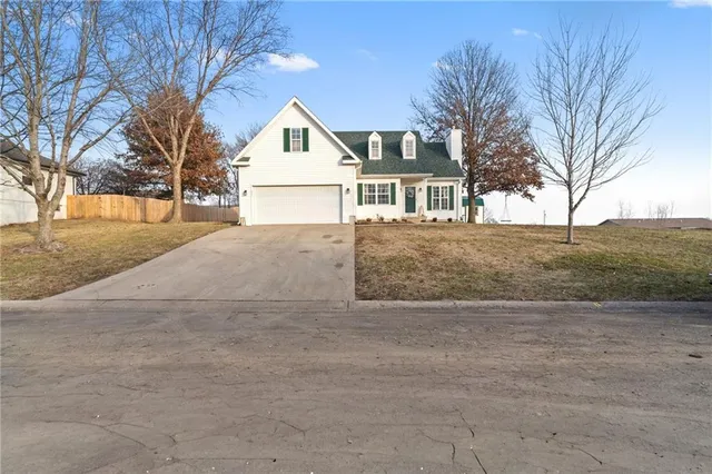 $350,000 | 511 Santa Fe Drive, Gower, MO 64454