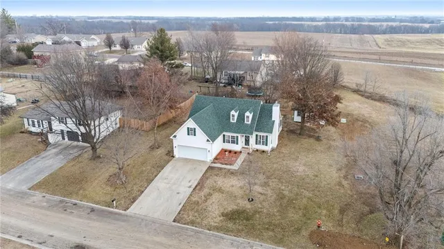 $339,999 | 511 Santa Fe Drive, Gower, MO 64454