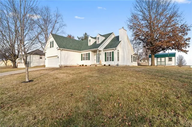 $339,999 | 511 Santa Fe Drive, Gower, MO 64454