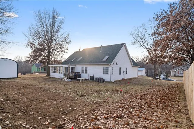 $339,999 | 511 Santa Fe Drive, Gower, MO 64454