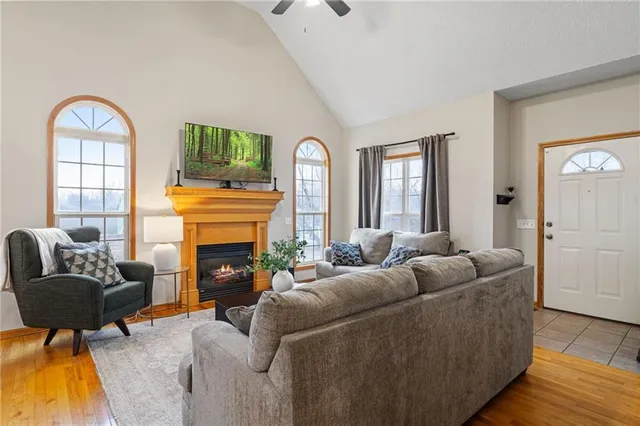 $339,999 | 511 Santa Fe Drive, Gower, MO 64454