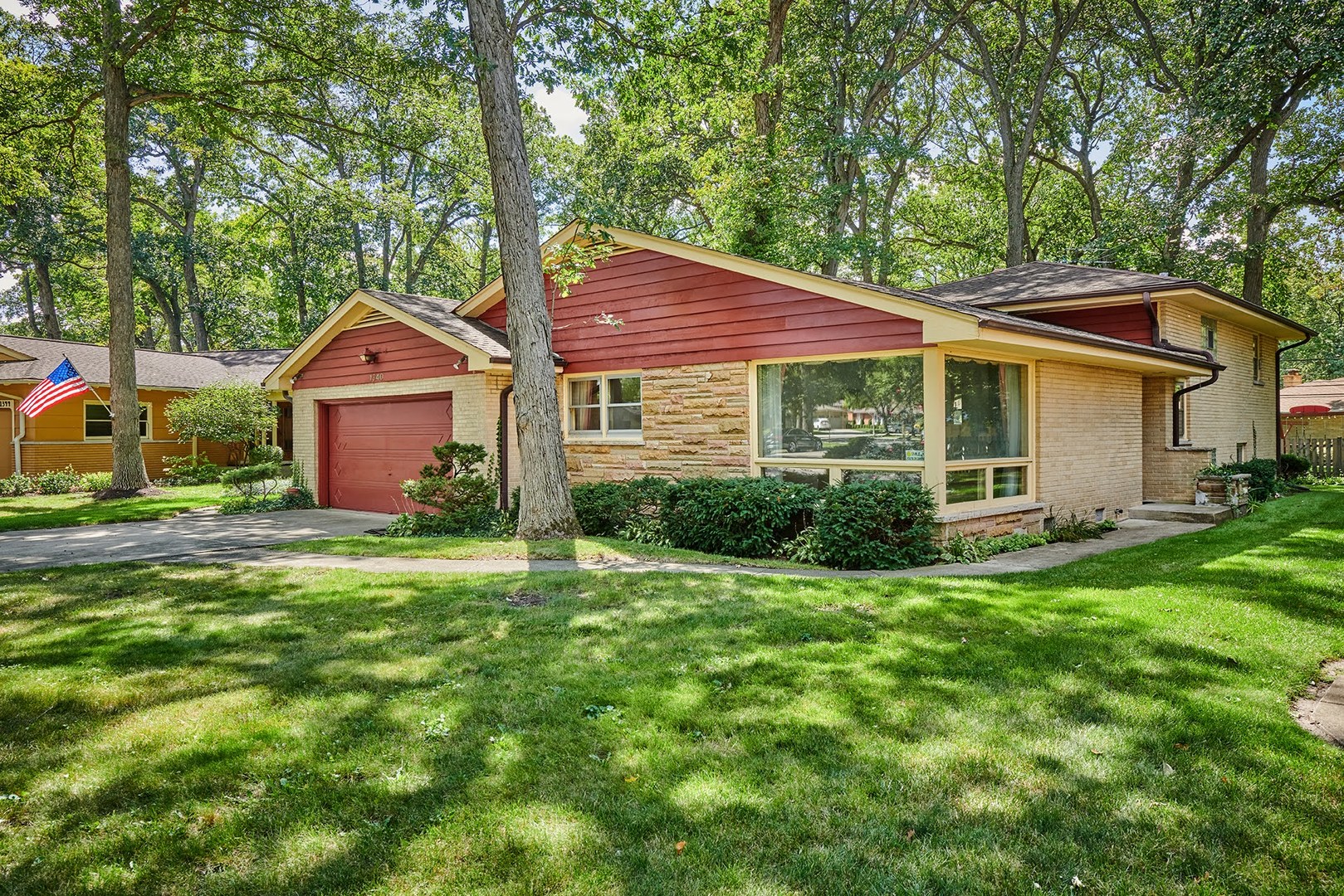 1340 South Knight Avenue Park Ridge, IL 60068 - Photo 1 of 28 Gallery Image 1