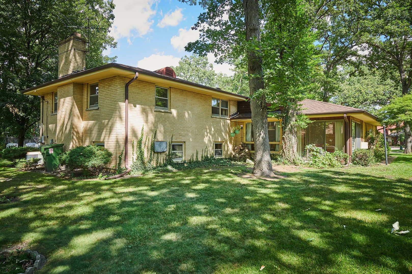 1340 South Knight Avenue Park Ridge, IL 60068 - Photo 3 of 28 Gallery Image 3