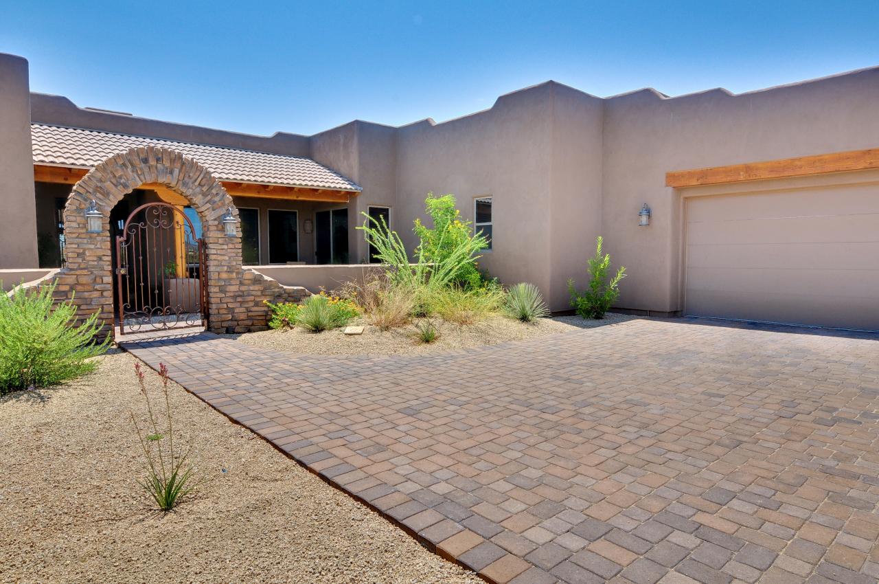405 West Olesen Road Phoenix, AZ 85085 - Photo 4 of 16 FRONT OF ESTATE 2