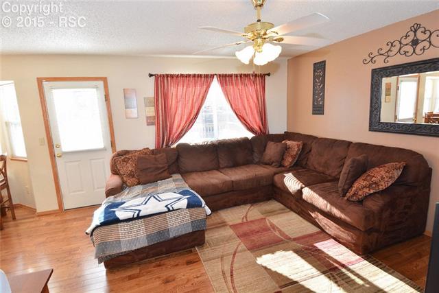 605 Rye Ridge Road Fountain, CO 80817 - Photo 3 of 27 LIVING ROOM