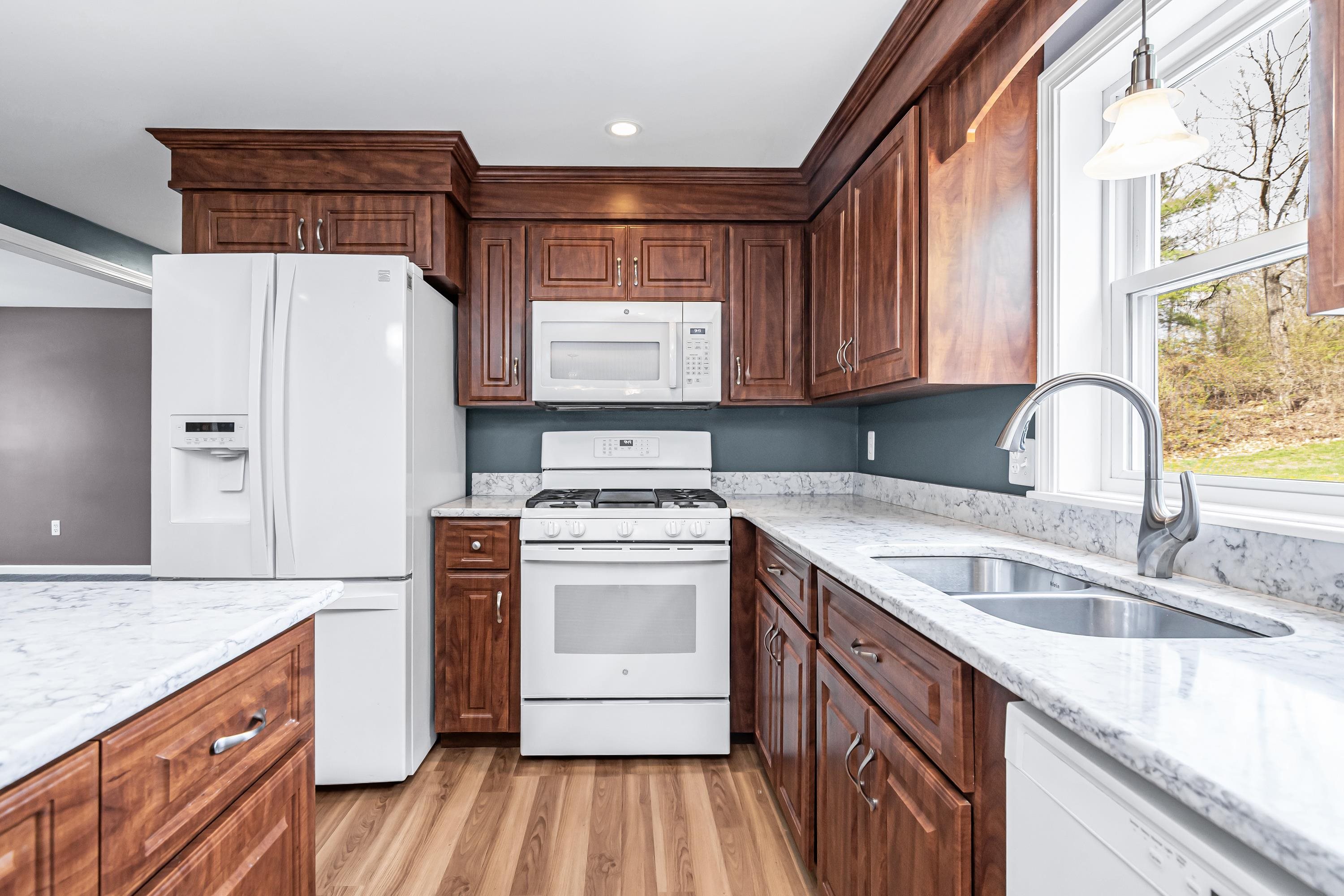 149 Barretts Hill Road Hudson, NH 03051 - Photo 21 of 59