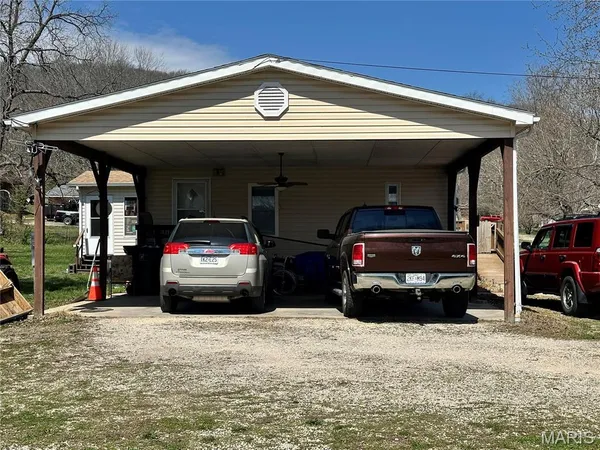 $156,676 | 211 Lucas Street, Pilot Knob, MO 63663