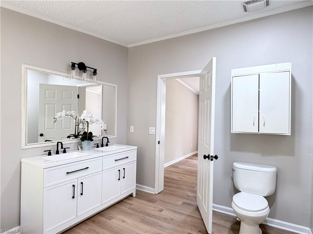 1407 Remer Regan Road Lexington, NC 27292 - Photo 13 of 31 Primary Bath