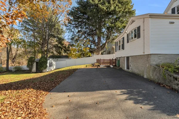 $3,700 | 2 Bellevue Avenue, Wakefield, MA 01880