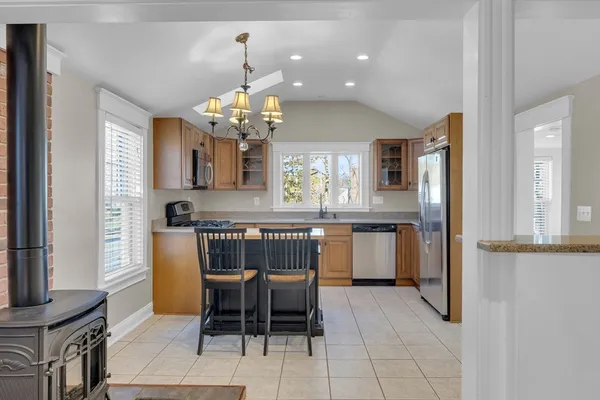 $3,700 | 2 Bellevue Avenue, Wakefield, MA 01880