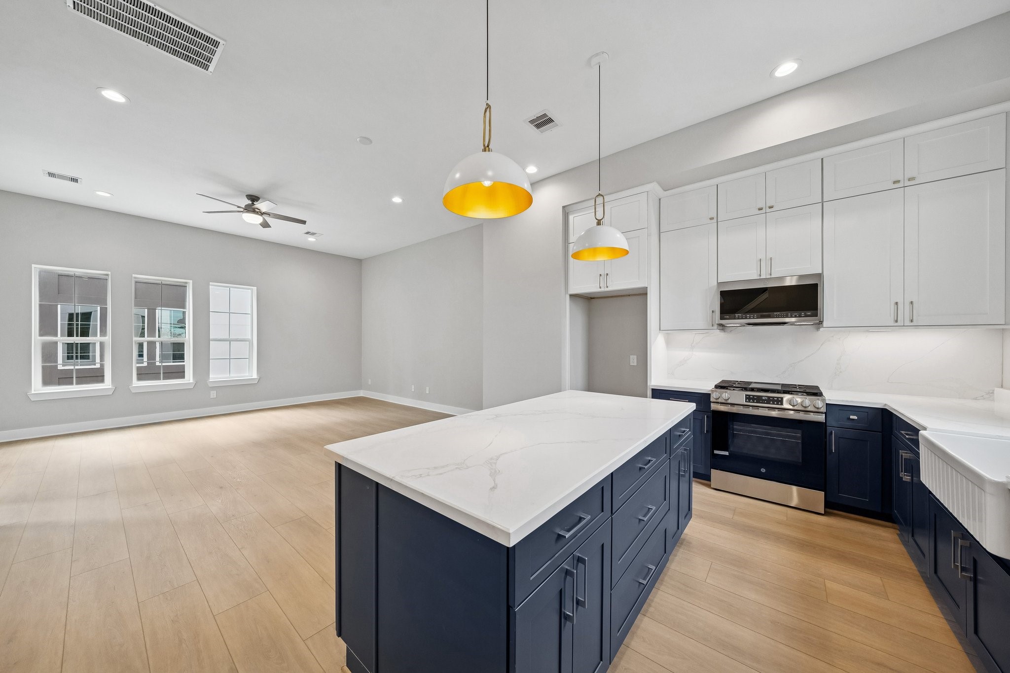 2221 Marnel Road, Unit C Houston, TX 77055 - Photo 12 of 33 Gallery Image 12