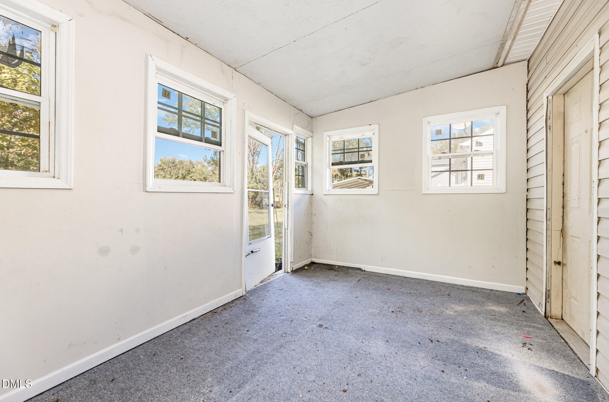 517 Carter Road Graham, NC 27253 - Photo 15 of 27 an empty room with windows