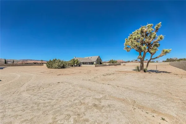 $6,000 | 40028 25th Street West, Palmdale, CA 93551