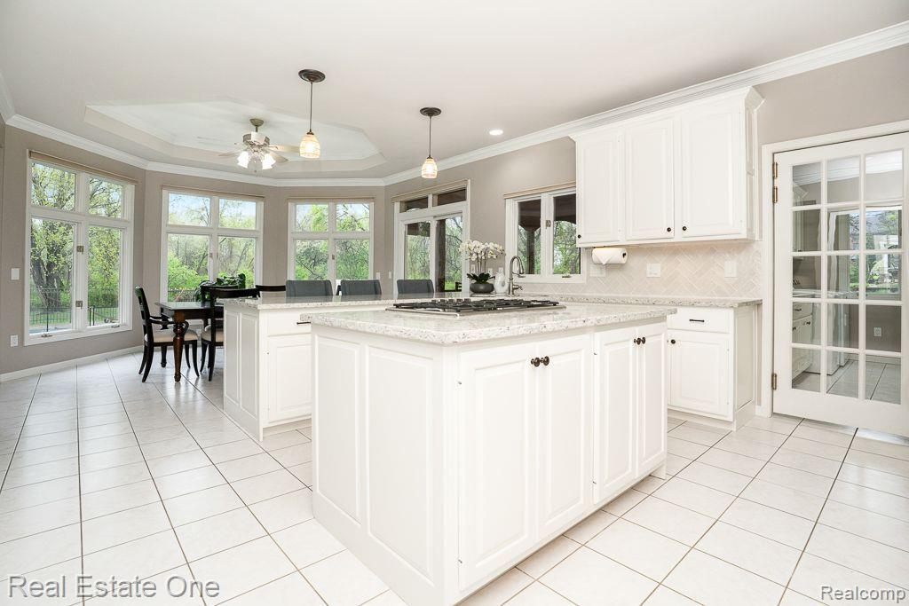 290 East Gunn Road Rochester, MI 48306 - Photo 12 of 86