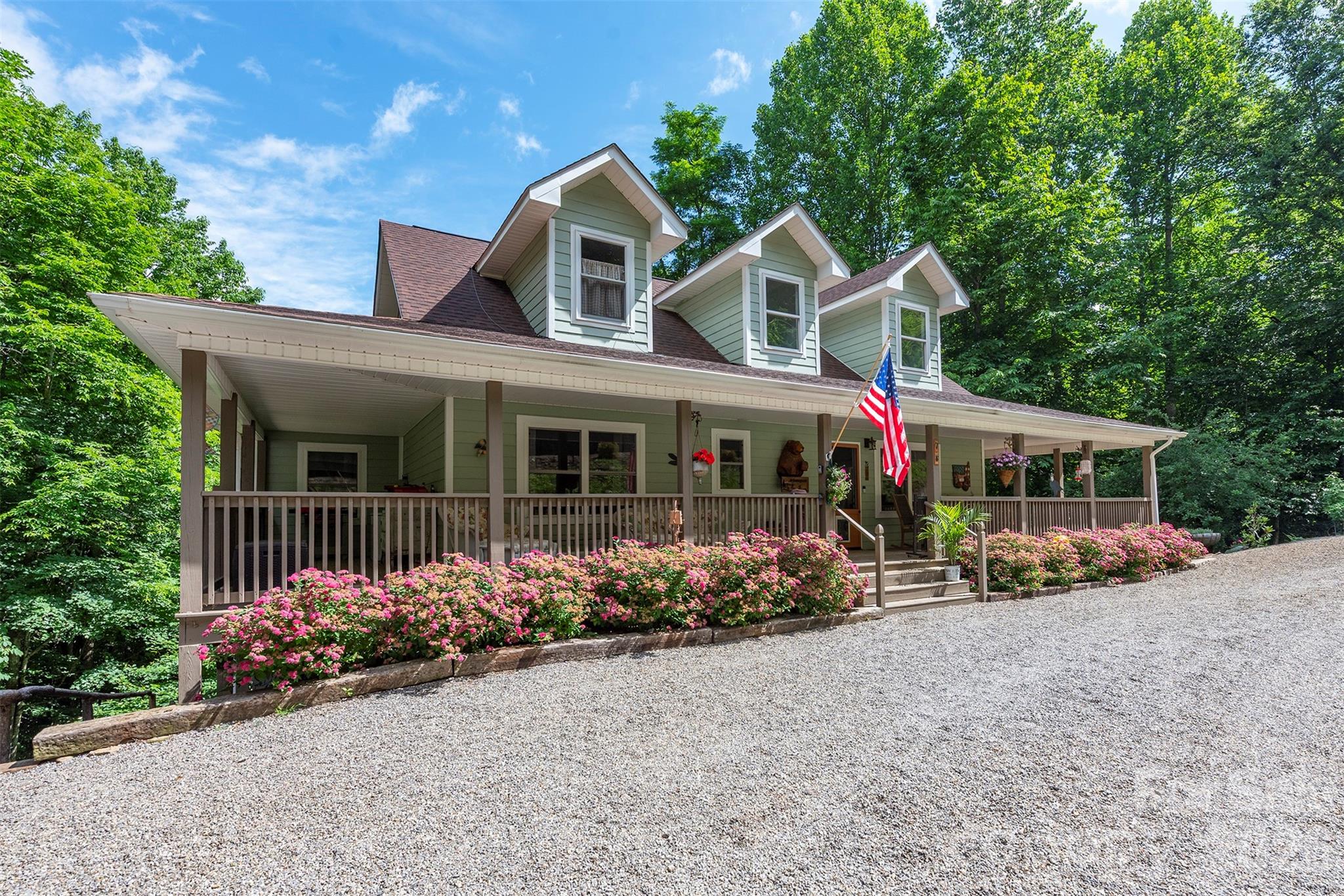 78 Spellbound Road Waynesville, NC 28785 - Photo 2 of 45