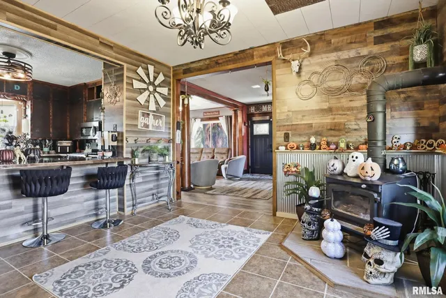 $200,000 | 353 East 4th Avenue, Woodhull, IL 61490