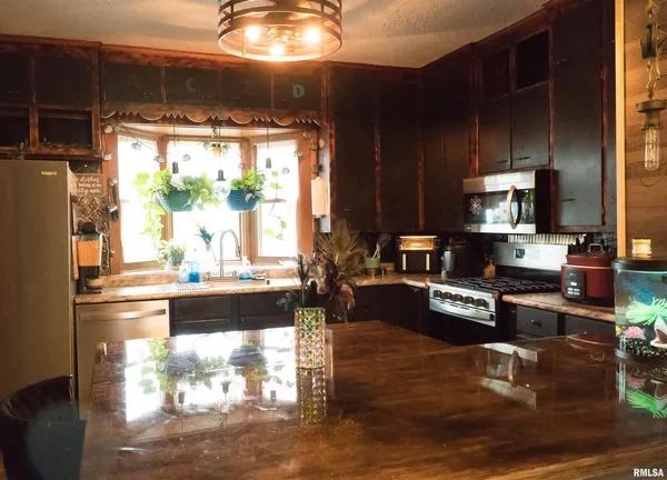 $198,000 | 353 East 4th Avenue, Woodhull, IL 61490