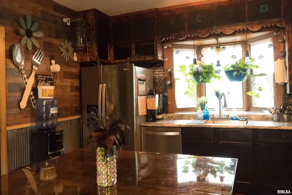 $198,000 | 353 East 4th Avenue, Woodhull, IL 61490