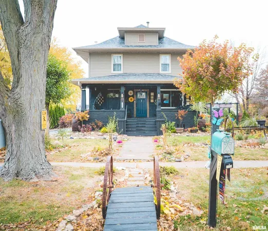 $198,000 | 353 East 4th Avenue, Woodhull, IL 61490