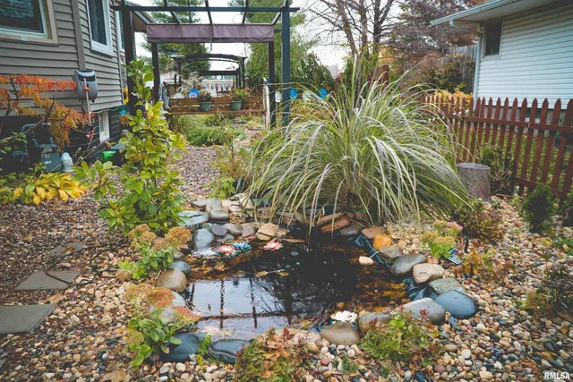 $200,000 | 353 East 4th Avenue, Woodhull, IL 61490