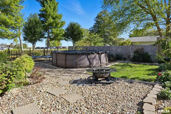 $198,000 | 353 East 4th Avenue, Woodhull, IL 61490