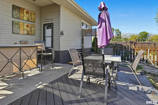 $198,000 | 353 East 4th Avenue, Woodhull, IL 61490