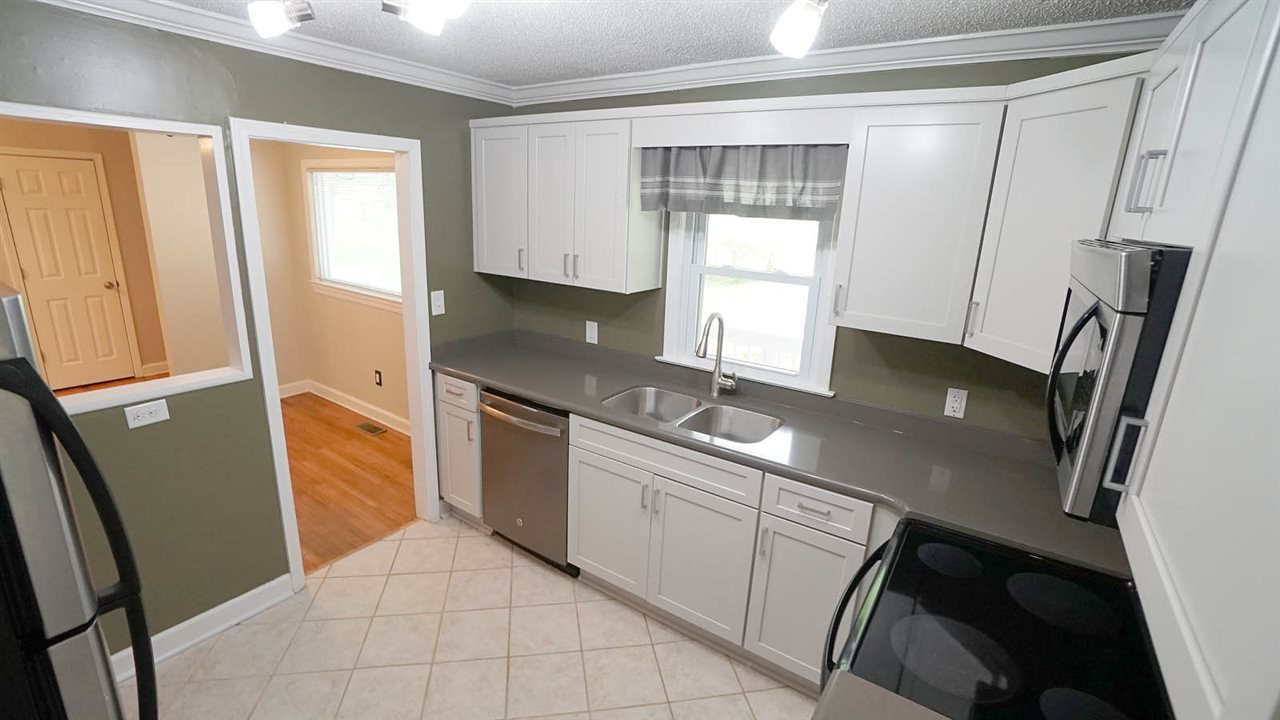 7621 Valview Street Raleigh, NC 27613 - Photo 7 of 22 Kitchen