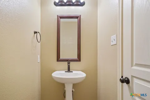 a view of utility room