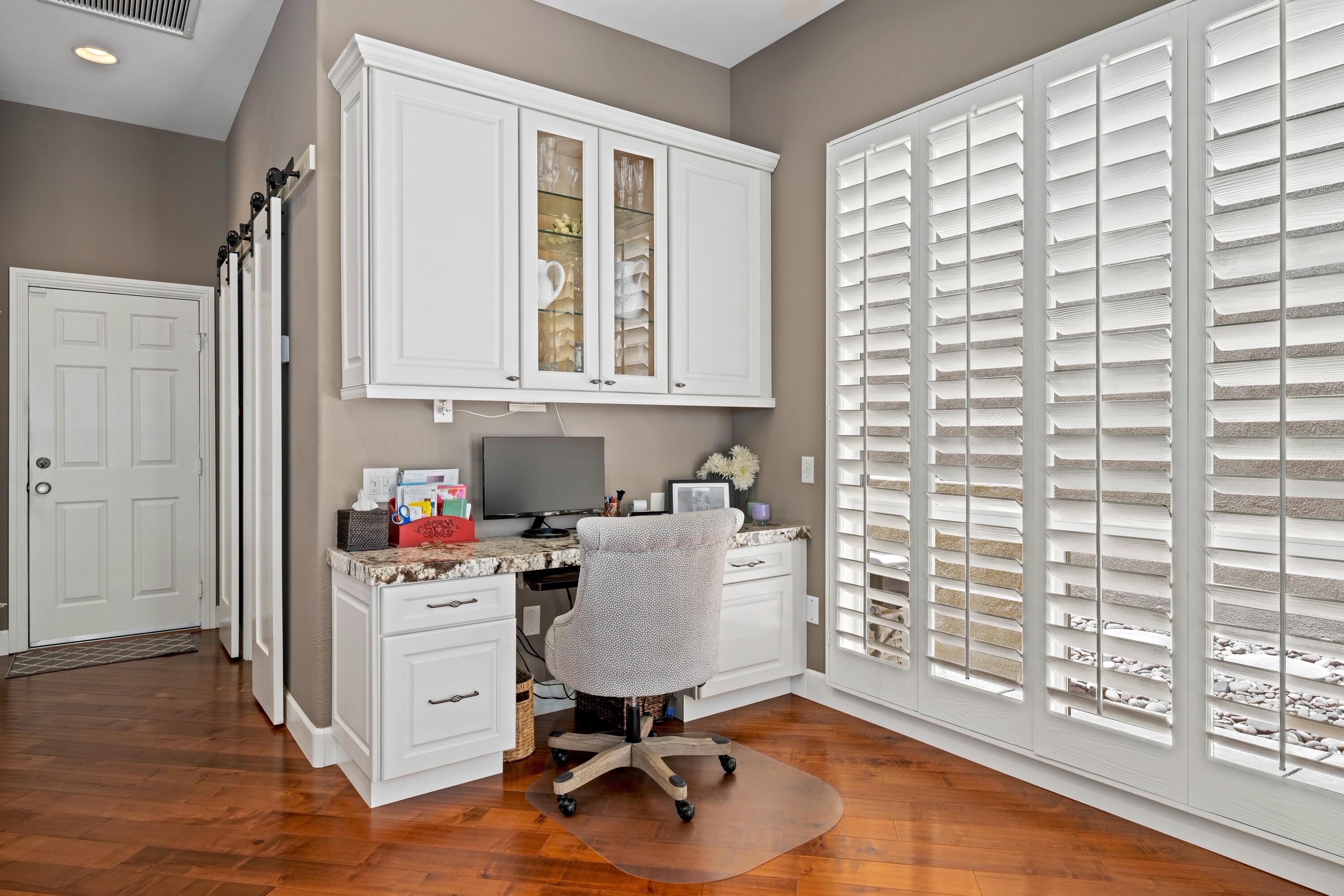 39623 Manorgate Road Palm Desert, CA 92211 - Photo 25 of 42 a workspace with furniture and a window