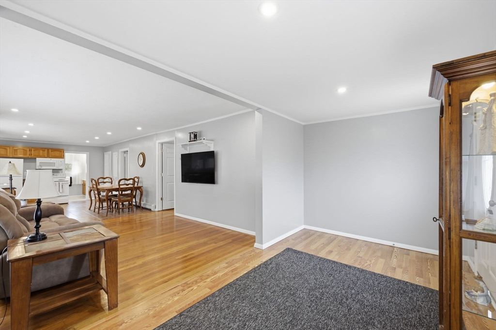 28 Rosina Road Weymouth, MA 02189 - Photo 8 of 41