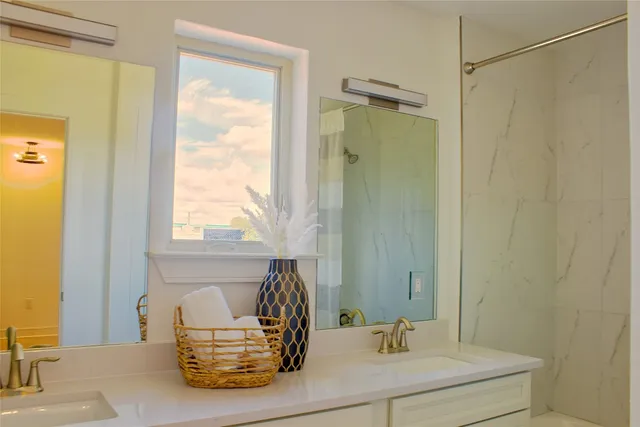 $489,900 | 304 Tesla Circle, Austin, TX 78681