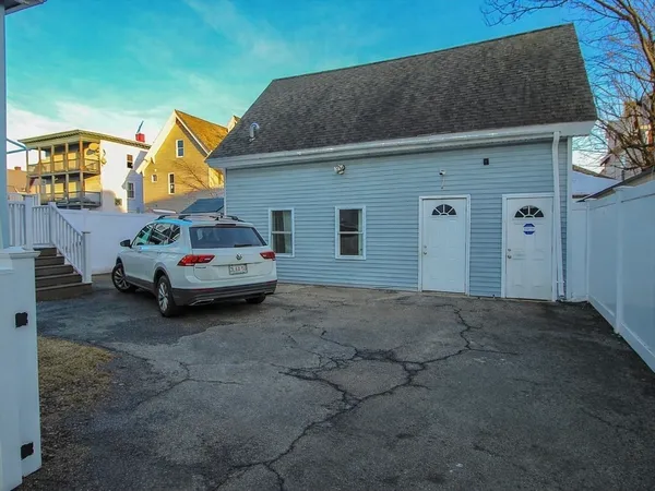 $869,900 | 502 Western Avenue, Lynn, MA 01904