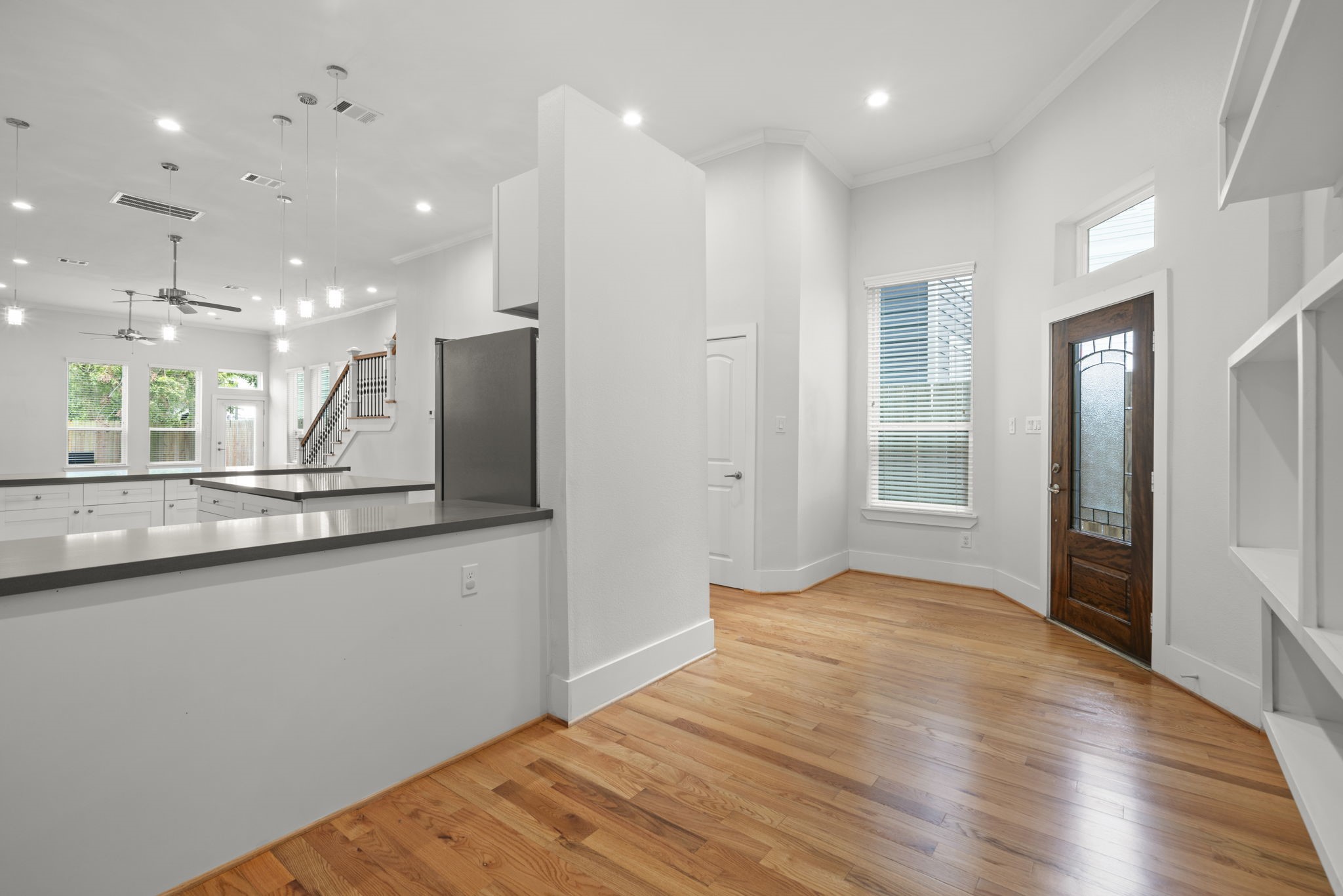 206 Burr Street, Unit A Houston, TX 77011 - Photo 7 of 46