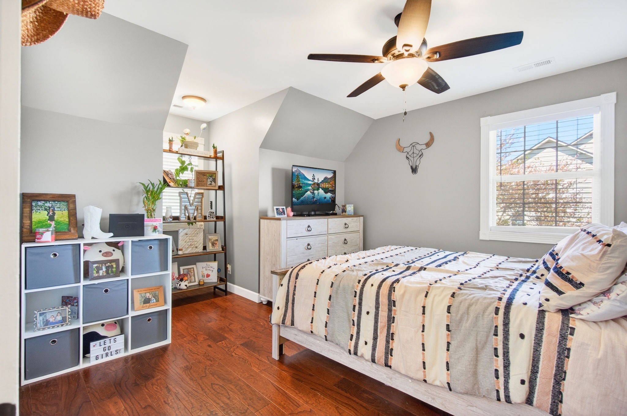 3432 WJ Robinson Road Cookeville, TN 38506 - Photo 16 of 32 a bedroom with a bed furniture and a window